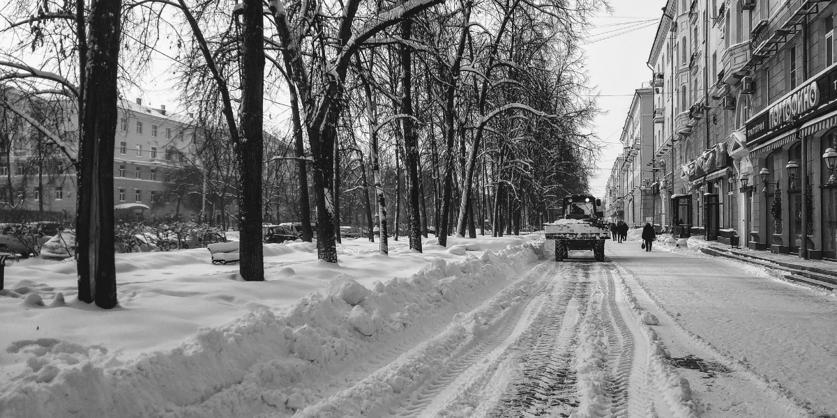 Widespread Winter Weather Crisis Strains U.S. Cities and Critical Services