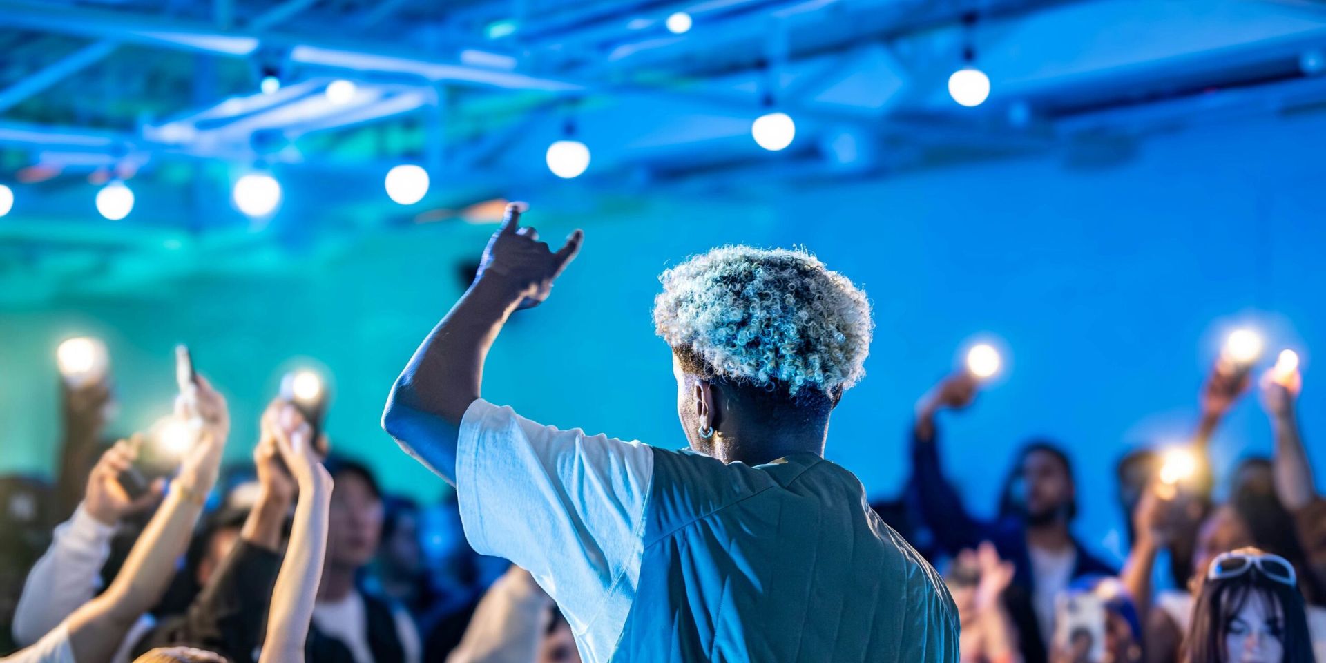 The Revitalization of New York City’s Iconic Music Scene: How Indie Artists Are Shaping the Future of the Big Apple’s Sound