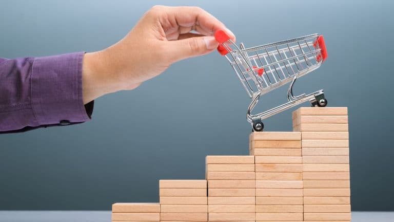 US Retail Sales See Steady Increase Amid Economic Challenges