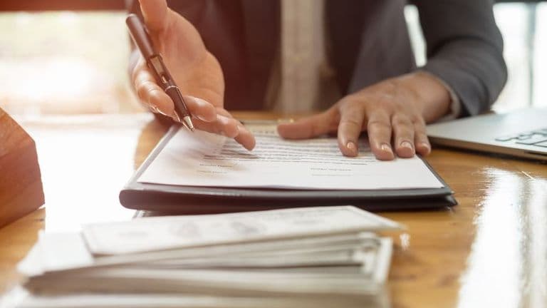 Global Business Activity Contracts Amid Ongoing Trade Uncertainty