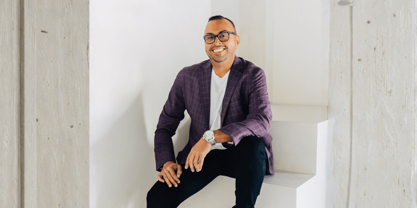 "Alex Ordoñez, Senior Luxury Real Estate Agent in West Palm Beach, known for his personalized service and client care."