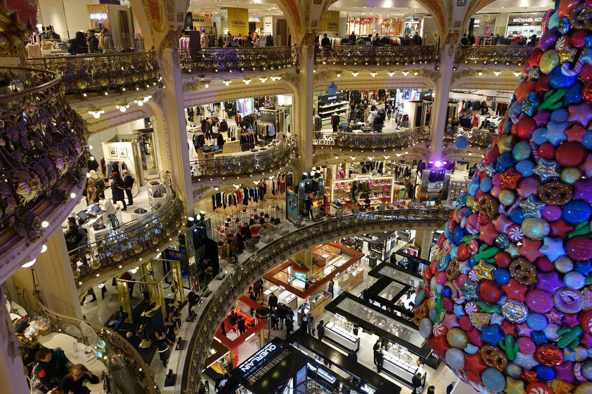 U.S. Retail Industry Sees Major Transformation with Rise of AI-Driven Shopping Experiences