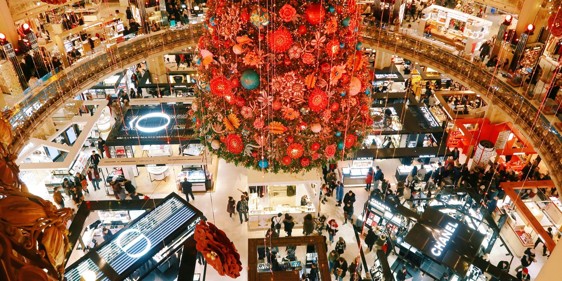 Federal Holiday, Financial Markets Pause as Retailers Ramp Up Labor Day Promotions