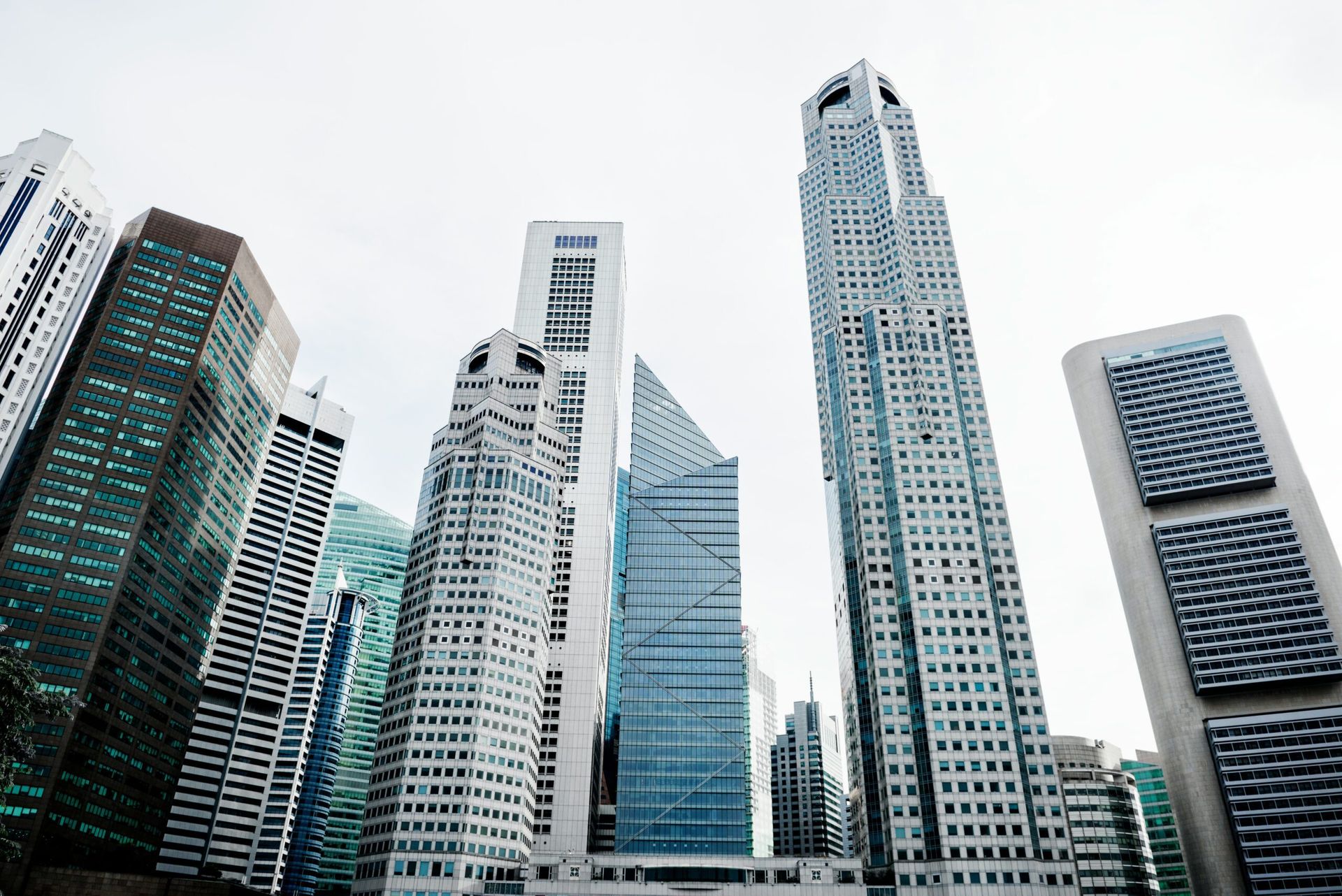 Global Economic Outlook Stabilizes Amid Rising Debt Concerns