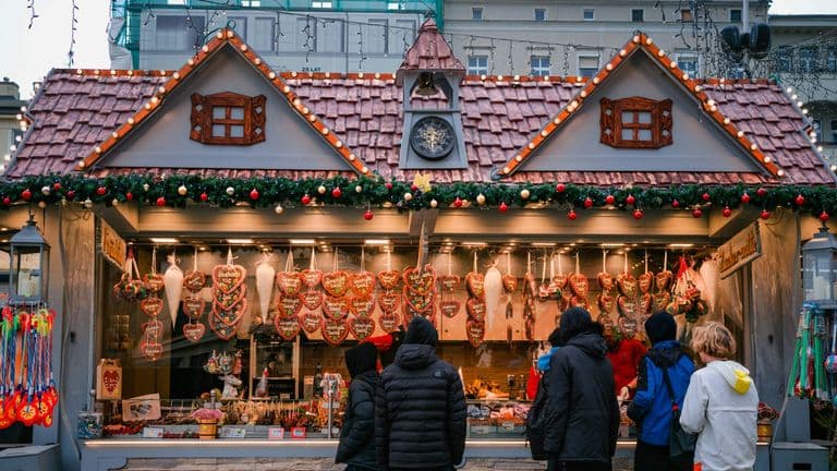 Holiday Shops at Bryant Park: A Festive Destination for Winter Shopping