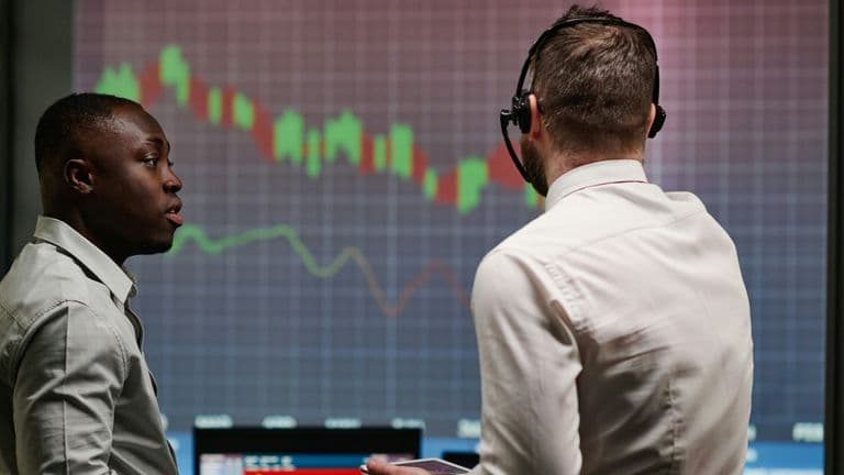 Wall Street Sees Minimum Impact from New Tariff Threats, Eyes Q2 Earnings