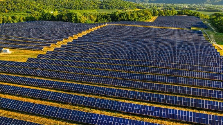 America’s Green Revolution: How 2025 Is Shaping the Future of Sustainable Energy
