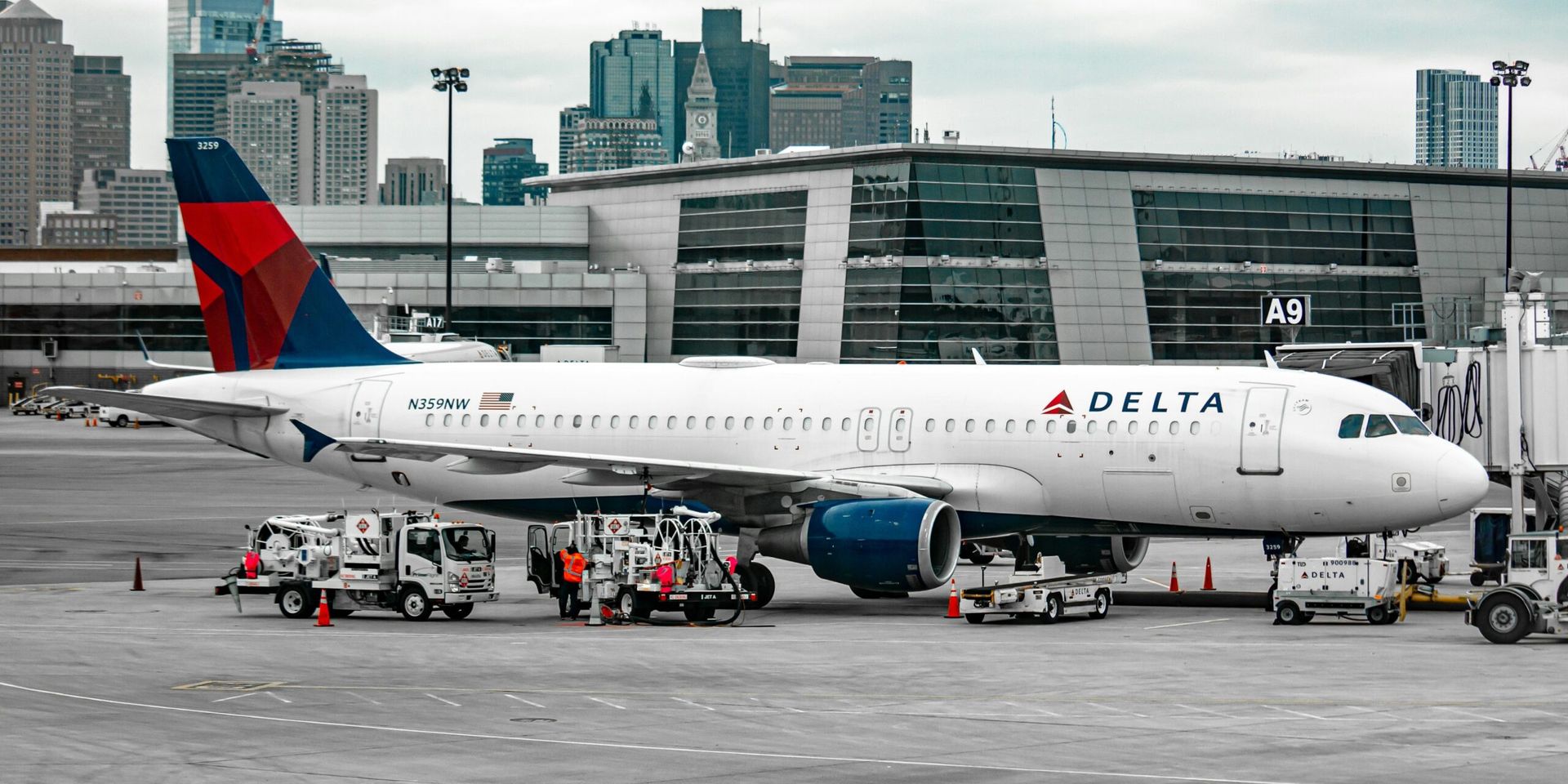 Delta Air Lines Reports Record Q2 Earnings, Shares Surge 12% Amid Premium Travel Boom
