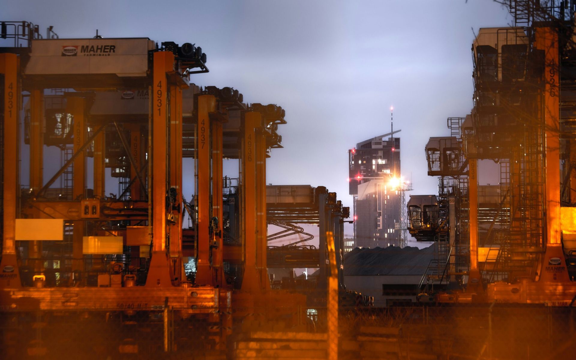 Global Trade Faces Headwinds as Economic Uncertainty Continues