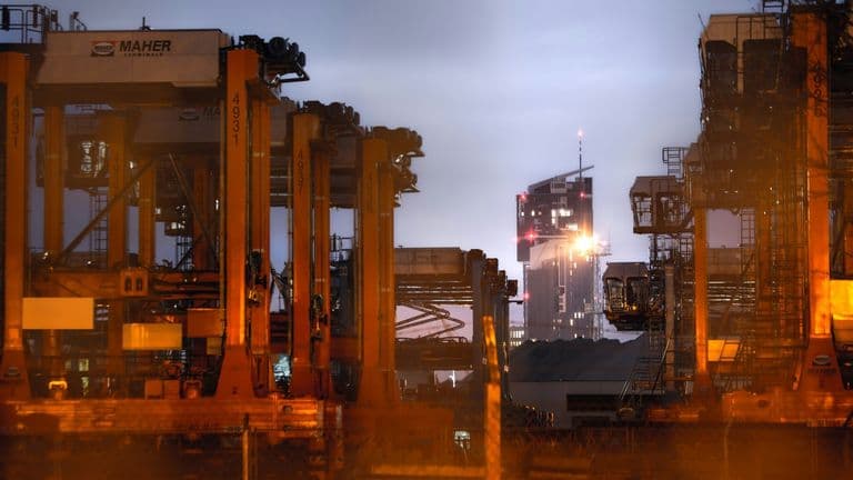 Global Trade Faces Headwinds as Economic Uncertainty Continues