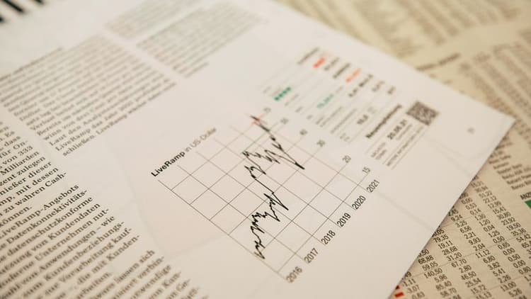 Global PMI Data Signals Economic Stabilization in Early 2024