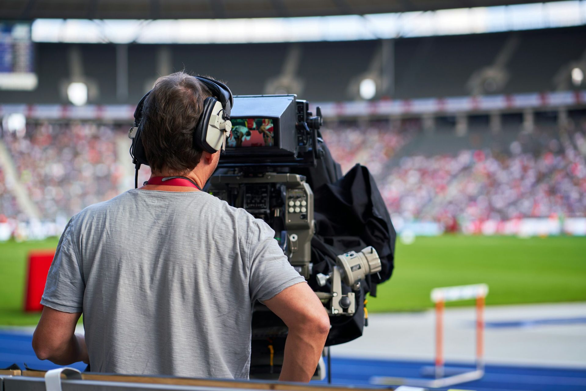 The Evolution of Sports Broadcasting: How Streaming is Changing the Game in 2024