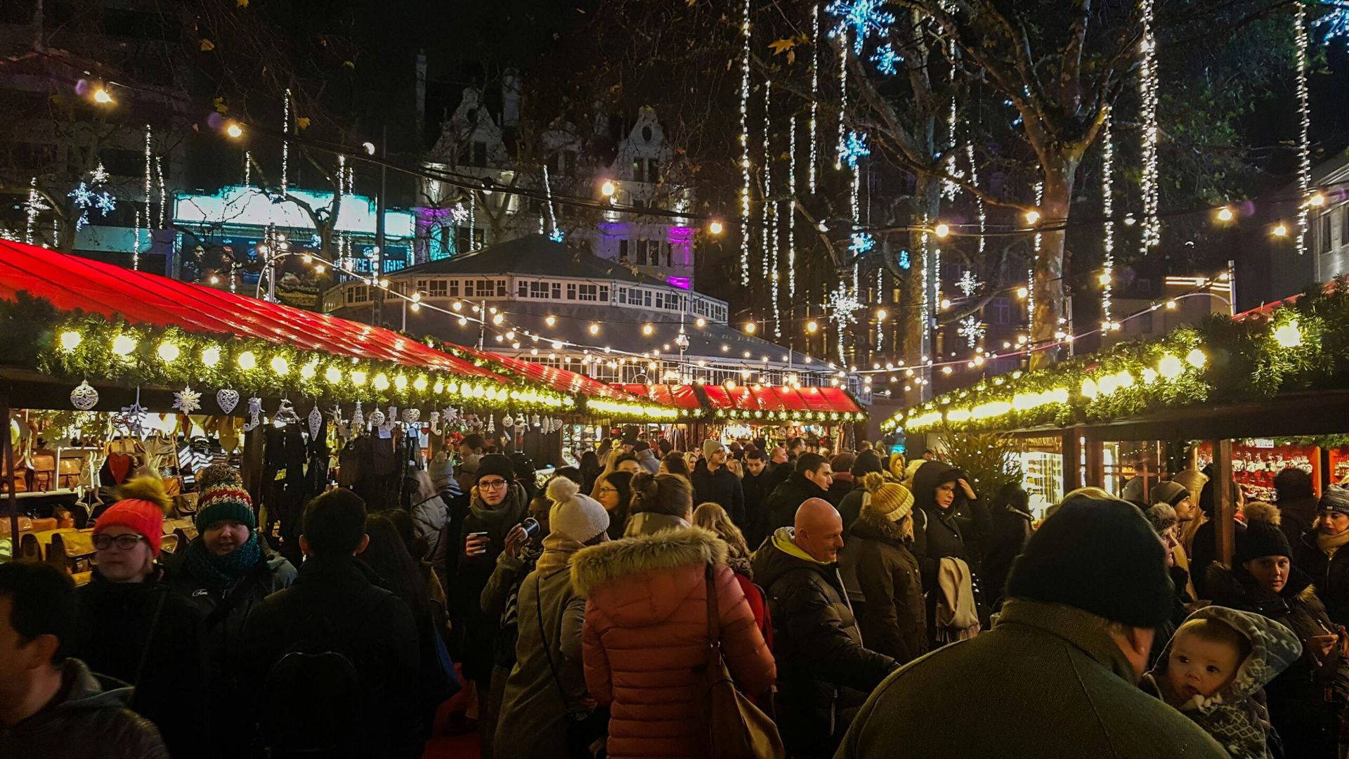 New York’s Annual Holiday Market Expands with New Locations in December 2024