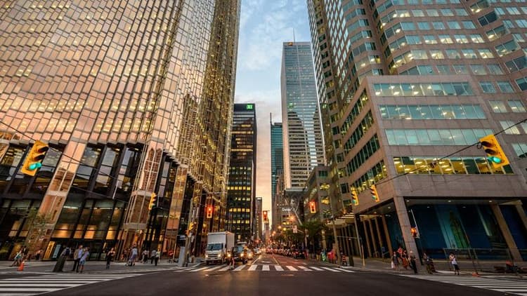 Deckers and Newmont Deliver Strong Q2 Results, Markets React Positively