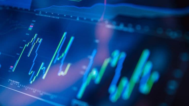 U.S. Stock Markets Surge Amid Strong Tech Earnings and Ongoing Trade Tensions
