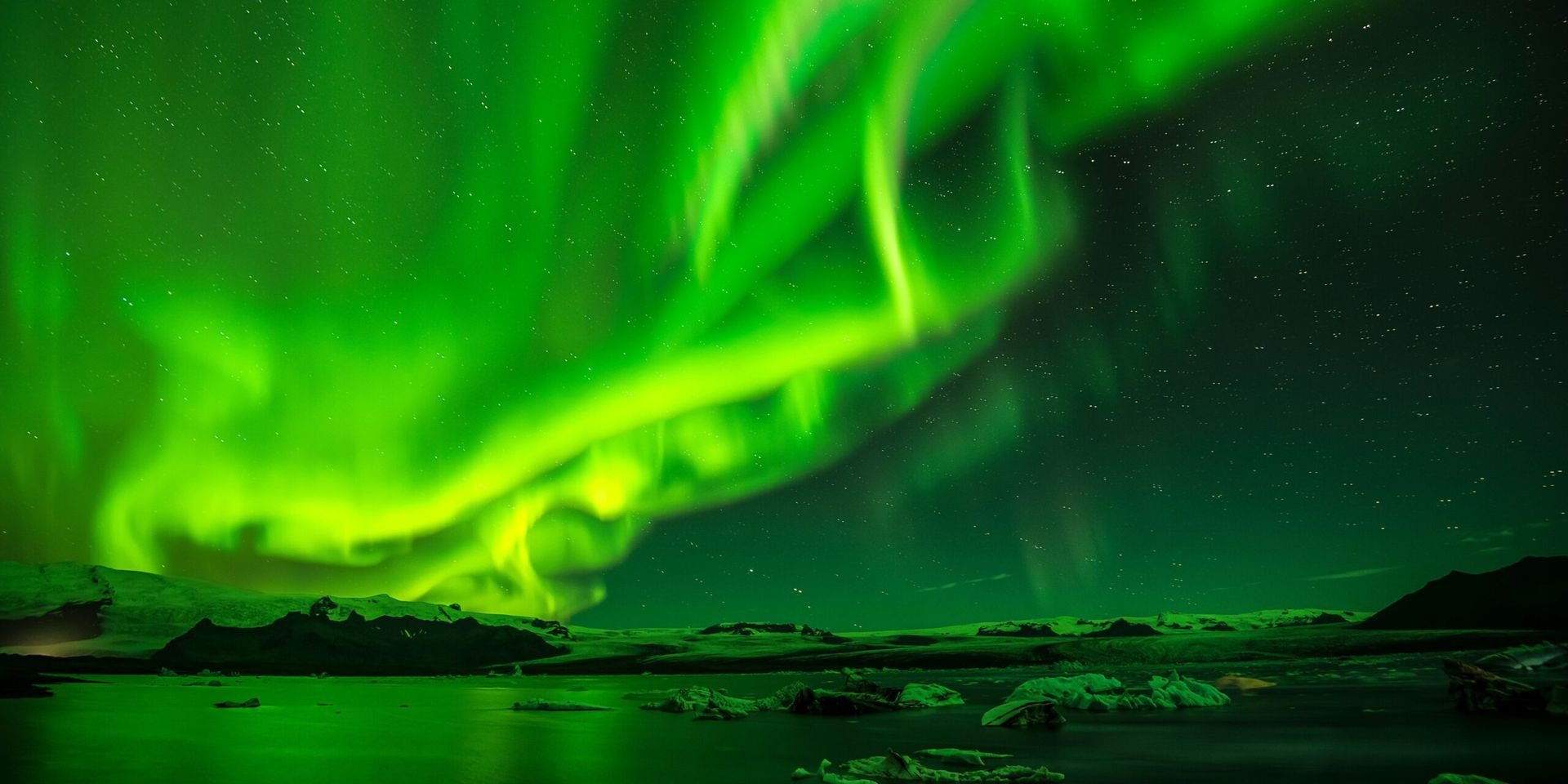 Visible Aurora Borealis Displays Across U.S. Skies on Veterans Day