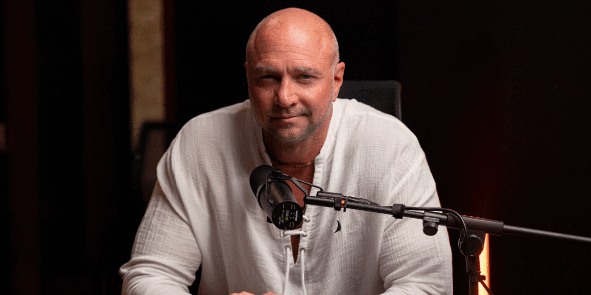 Perry Lunsford advising clients on health insurance, delivering affordable off-market coverage, personalized plans, and transparent service focused on long-term client support.